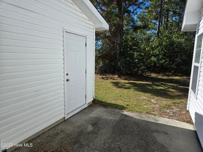 Building Photo - 3909 Merestone Dr