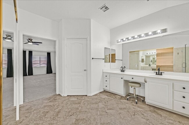 Building Photo - Desirable 4 Bedroom Home with Pool near Summerlin!