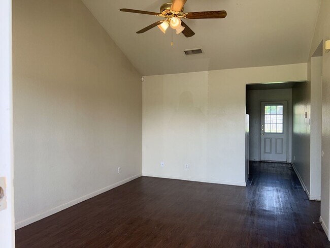Building Photo - 2005 Windward Dr