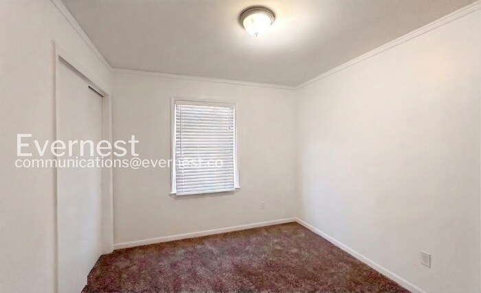 Building Photo - 7701 W 95th Terrace