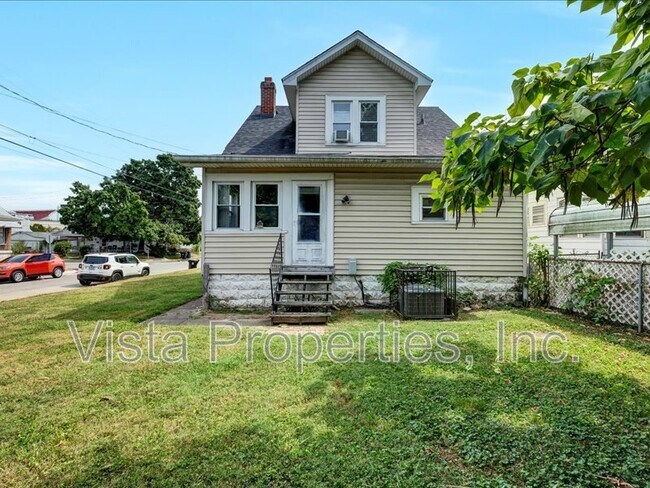 Building Photo - 3220 Grant Ave