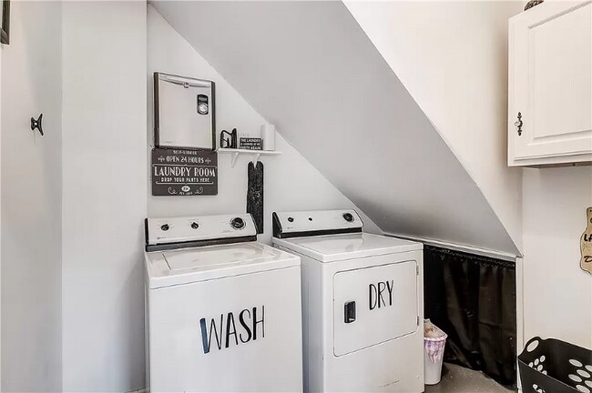 Building Photo - 1312 N Verne St