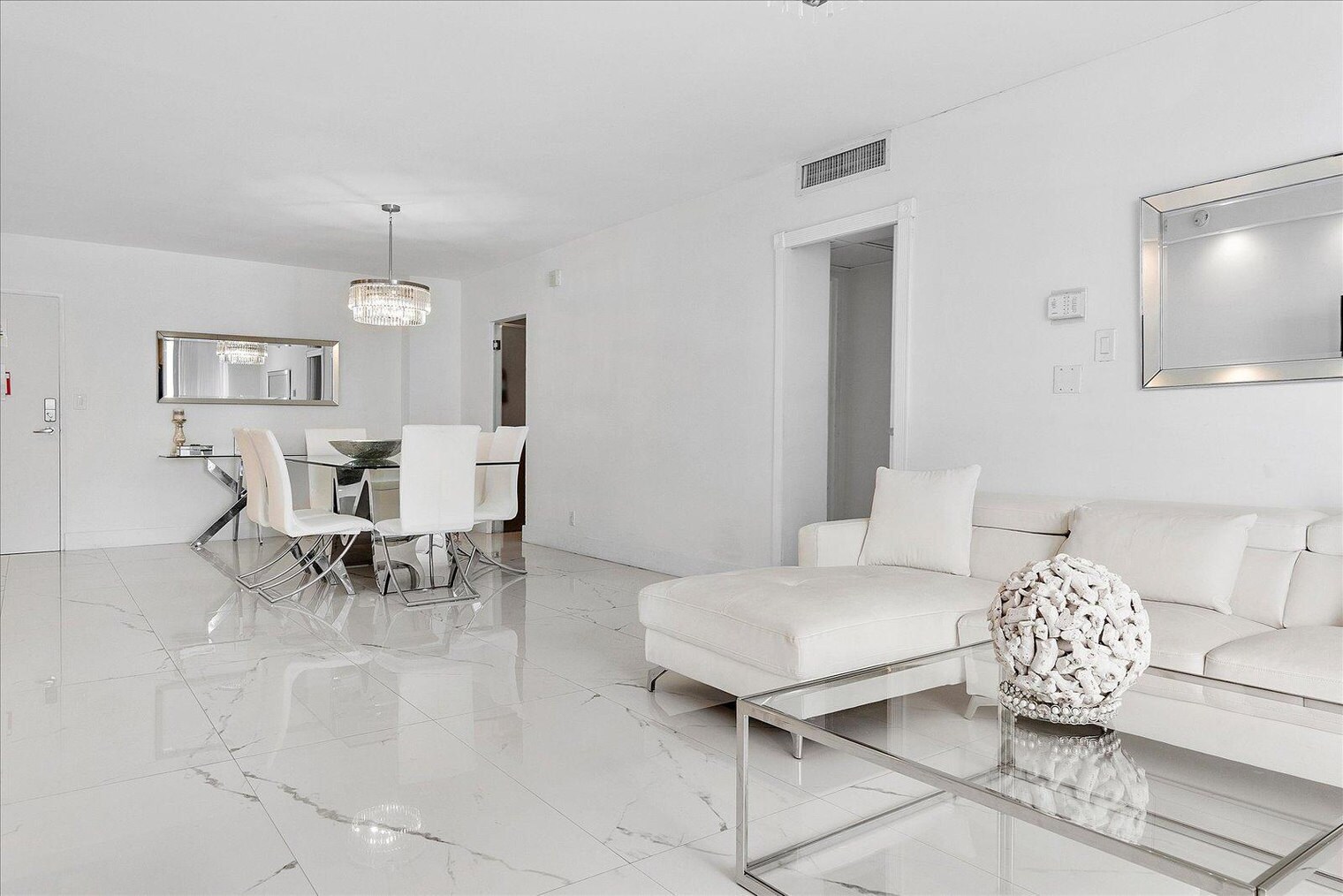 Building Photo - 4001 S Ocean Dr