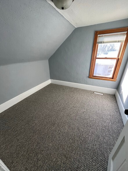 Building Photo - 231 2nd St