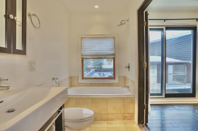 Building Photo - 115 Sherman Ave