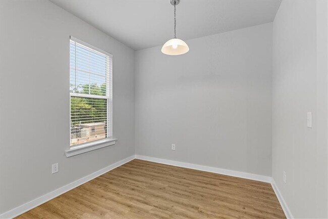 Building Photo - 2030 Main St NW