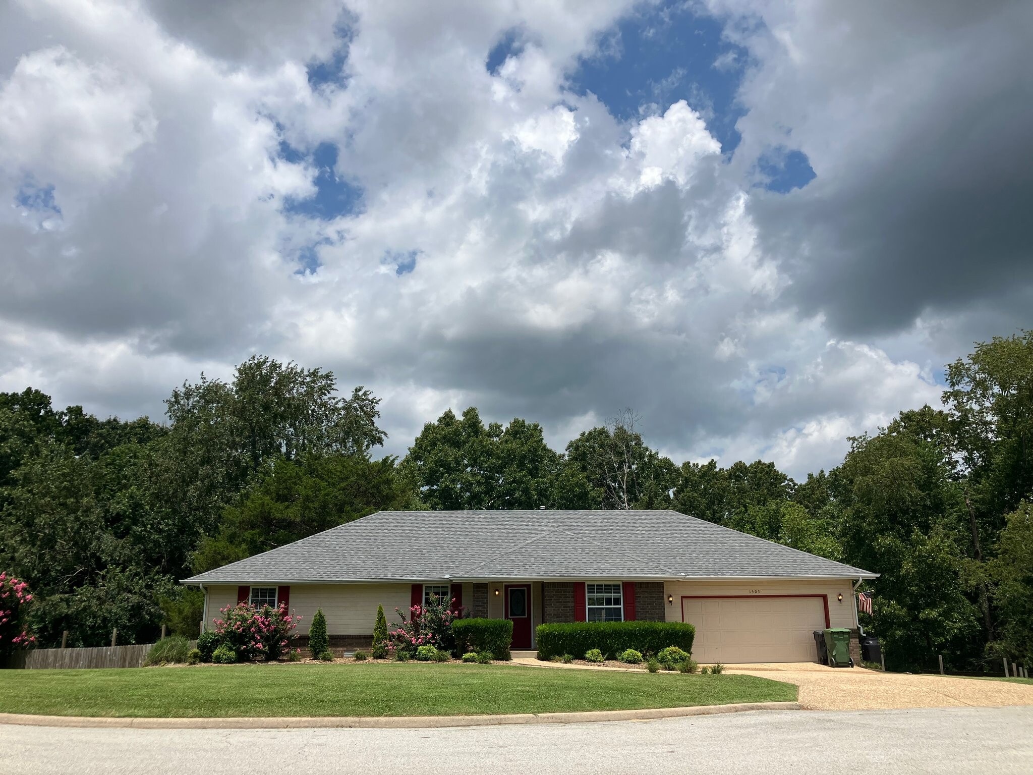 Building Photo - 1503 E Twin Lakes Dr
