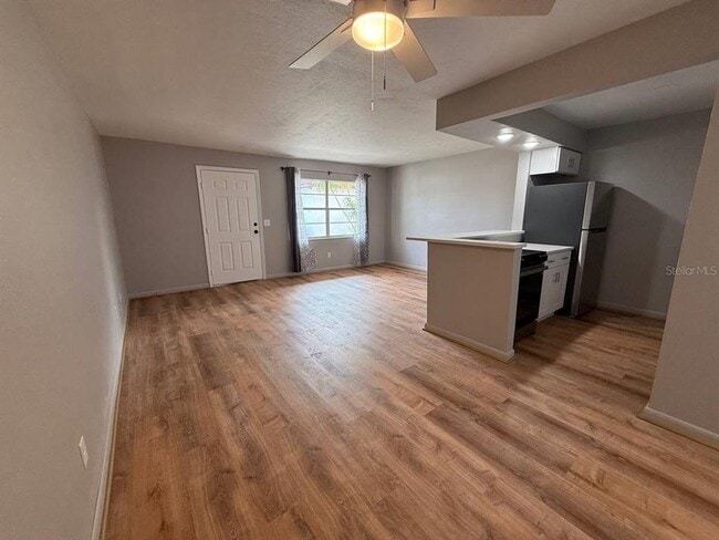 Building Photo - 9221 Tudor Dr