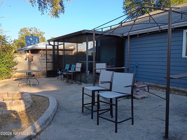 Building Photo - 5561 Mariners Cove Dr