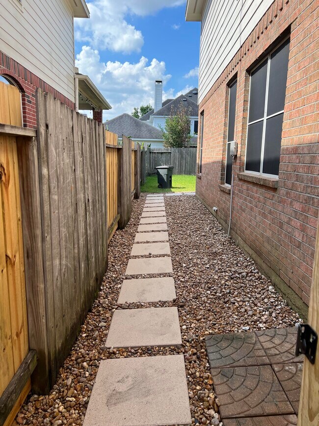 Building Photo - 2647 Katie Harbor Dr