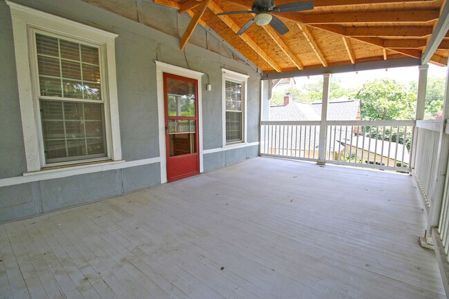 Building Photo - 2025 PRE-LEASING - 1 Bedroom, 1 Bath - Old...