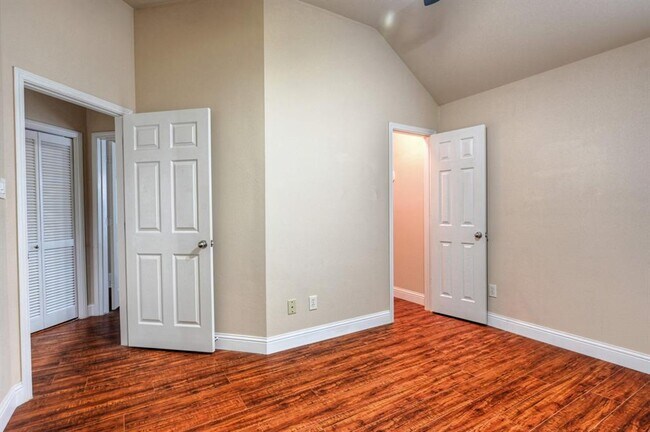 Building Photo - 4523 Long Creek Dr