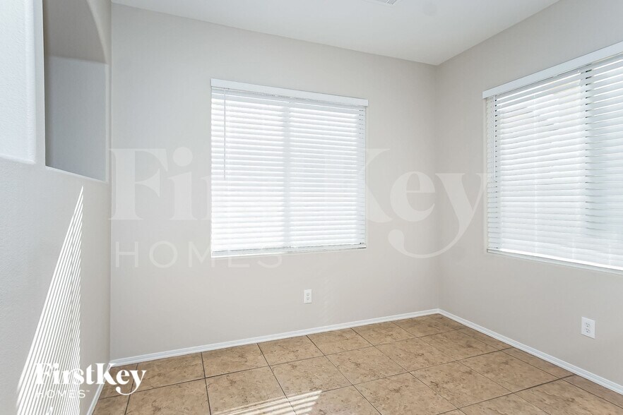 Building Photo - 7486 Decoro St