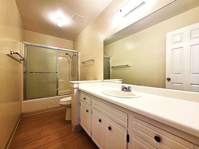 Building Photo - Beautiful, Very Large 2 Bedroom with Garage, Fireplace, Balcony & A/C Near Washoe Golf Course