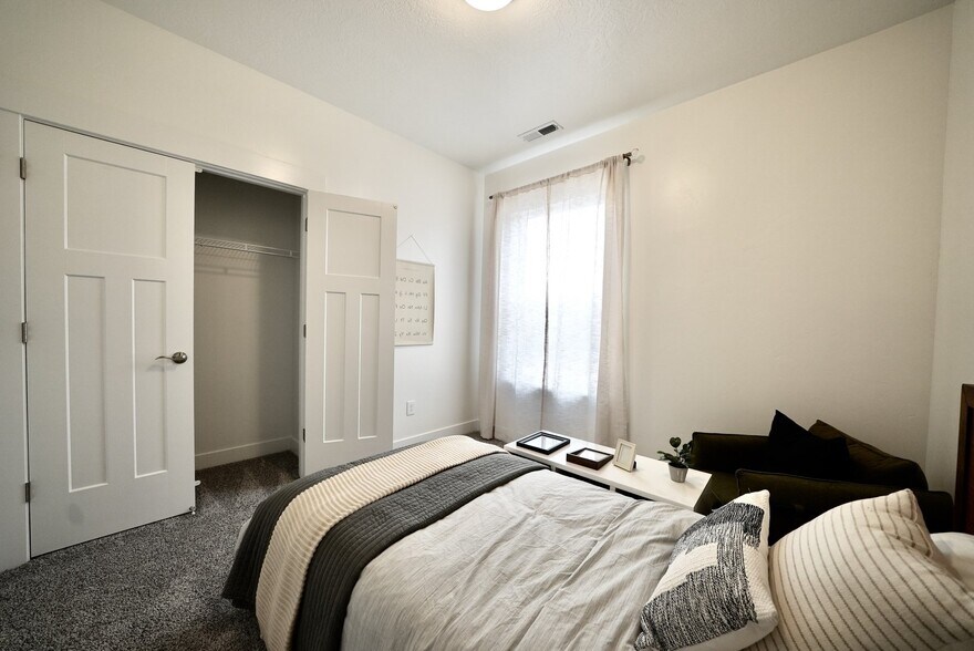 Building Photo - 14472 S Selvig Way