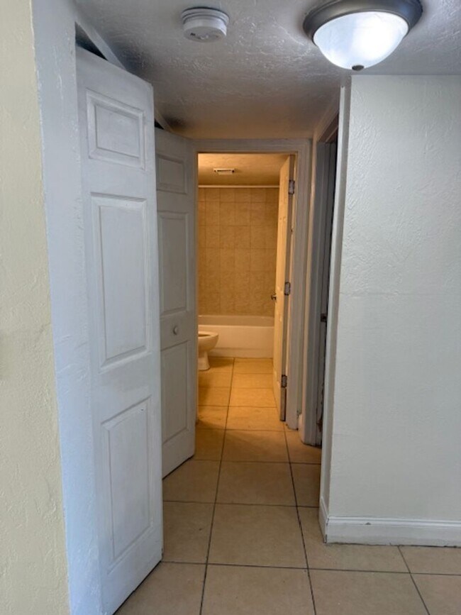 Building Photo - Gorgeous Sunset views. 2 bedroom 2 bath condo