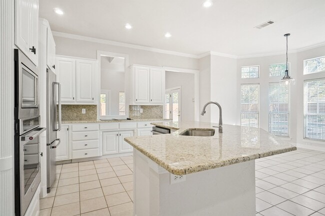 Building Photo - 1917 Cresson Dr