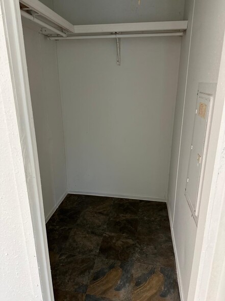 Closet - 1225 Osteen St