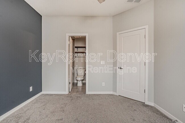 Building Photo - 848 Kalamath St