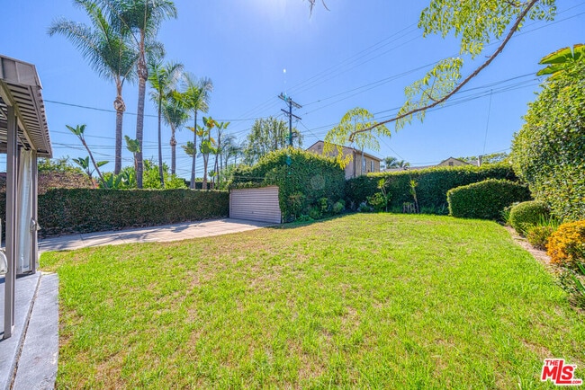 Building Photo - 107 S Lucerne Blvd