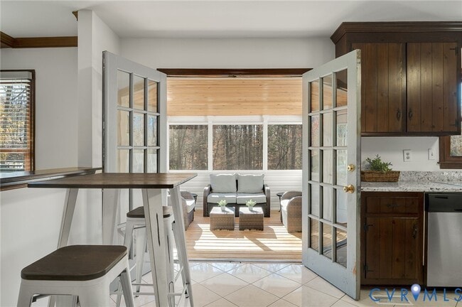 Building Photo - 9621 Peppertree Dr