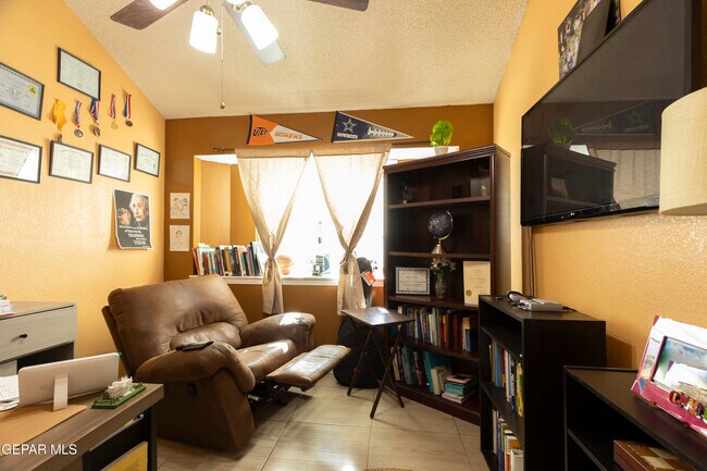 Building Photo - 1123 Night Hawk Dr