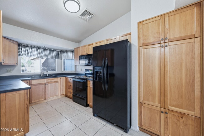 Building Photo - 3510 E Hampton Ave