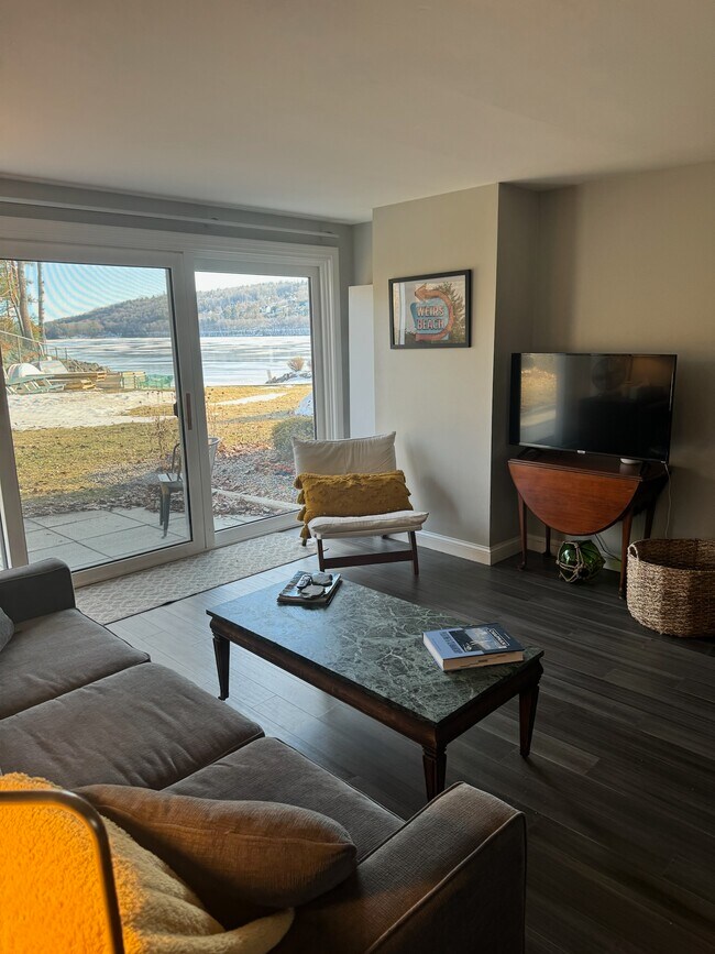 Building Photo - 23 Pleasant St