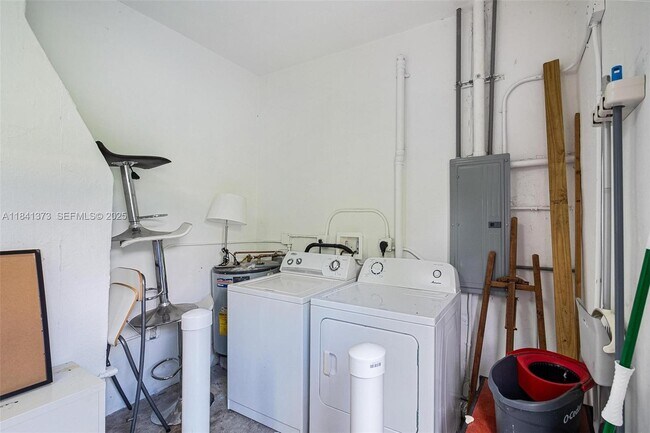 Building Photo - 154 NW 45th St