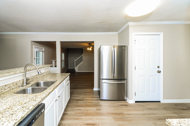 Building Photo - 4631 Glider Cir