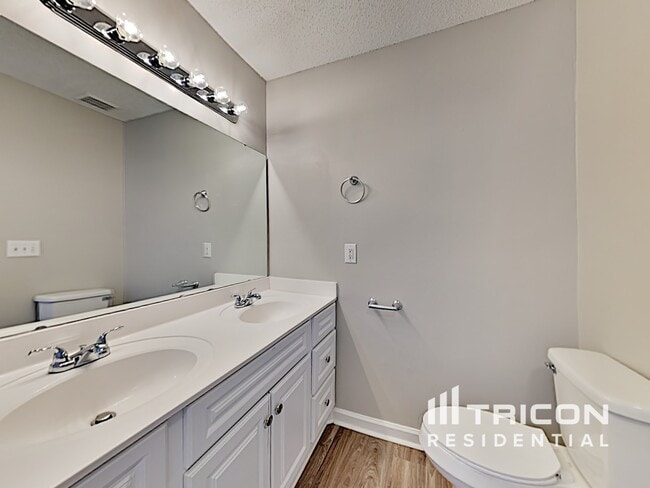 Building Photo - 4010 Tuckers Glen Ln