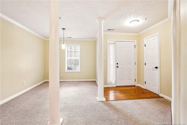 Building Photo - 300 Bubble Creek Ct