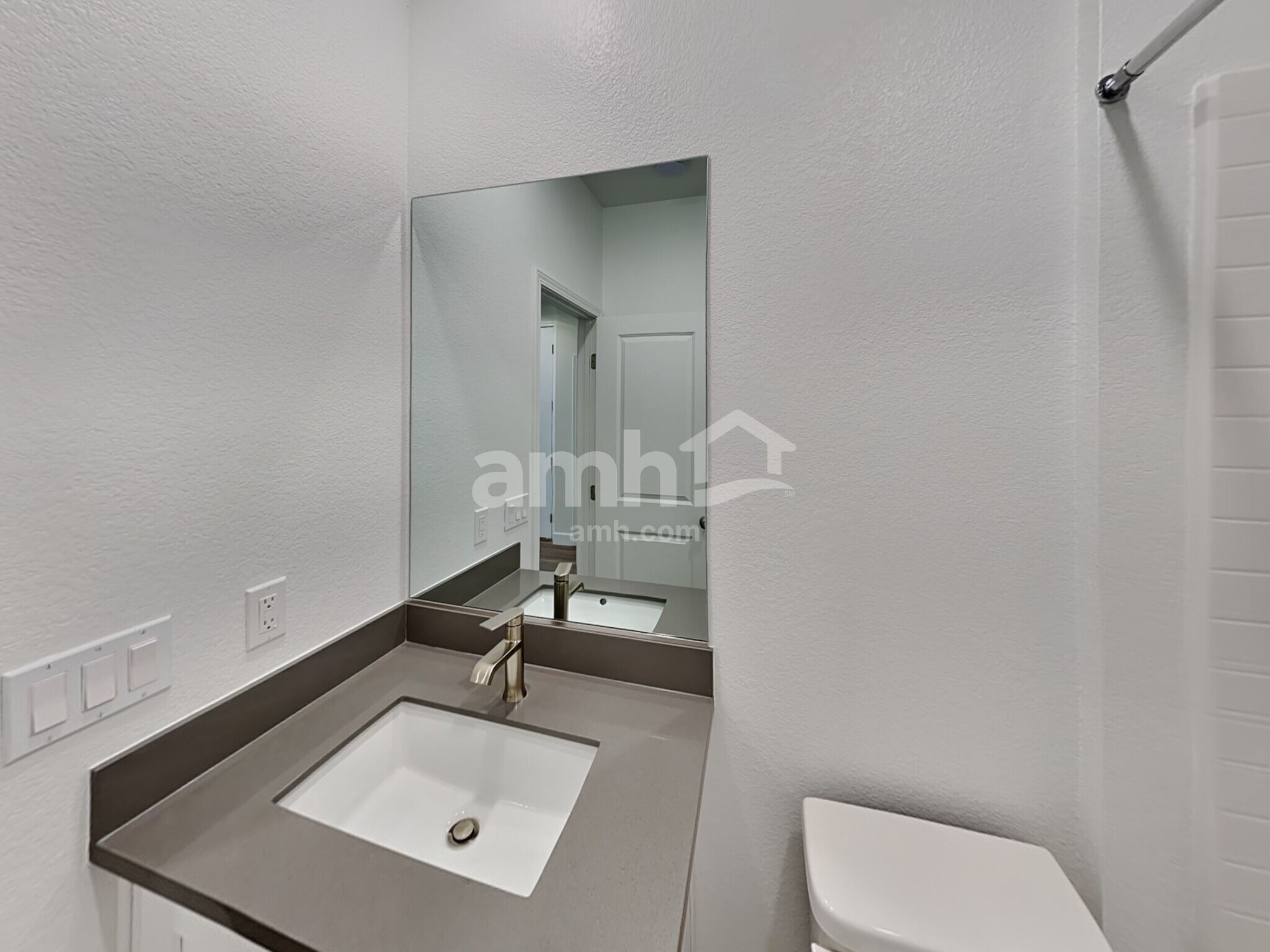 Building Photo - 10335 Bishops Cap St