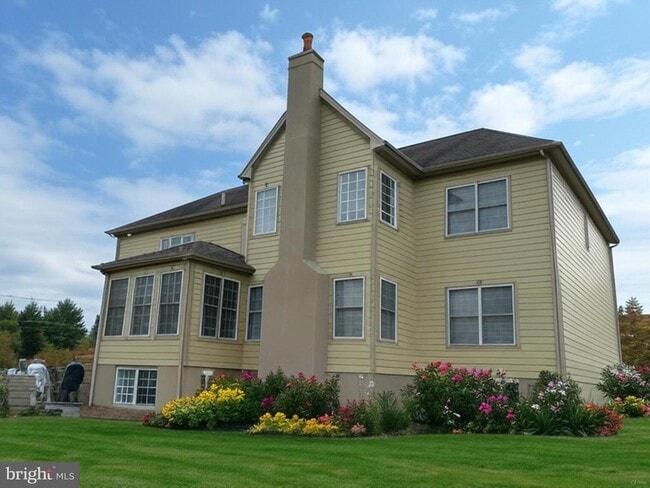 Building Photo - 1401 Hampstead Ct