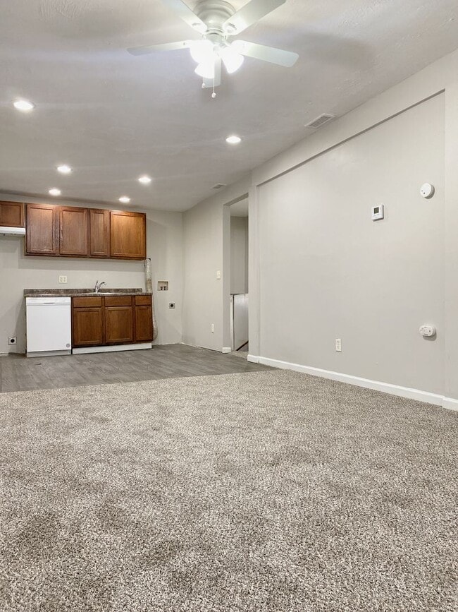 Building Photo - 4420 N 48th St