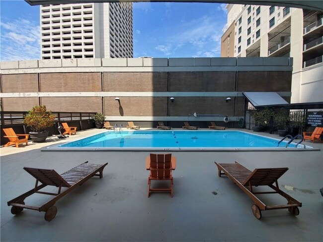 Building Photo - 620 Peachtree St NE