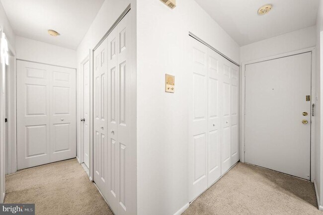 Building Photo - 288 Drummers Ln