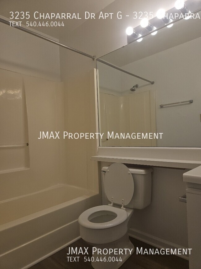 Building Photo - 3235 Chaparral Dr