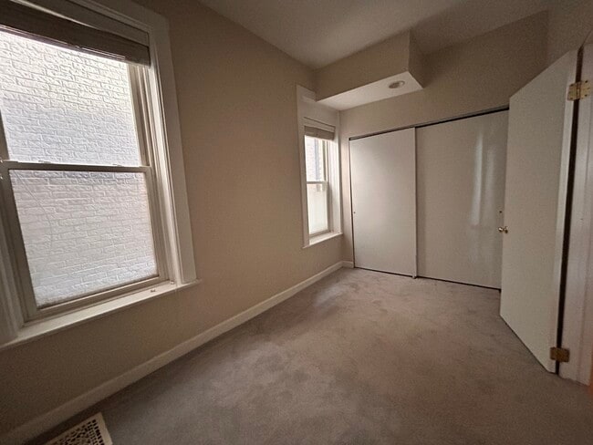 Building Photo - 2024 N Clifton Ave