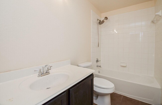 Building Photo - 2403 Summers Glen Ct