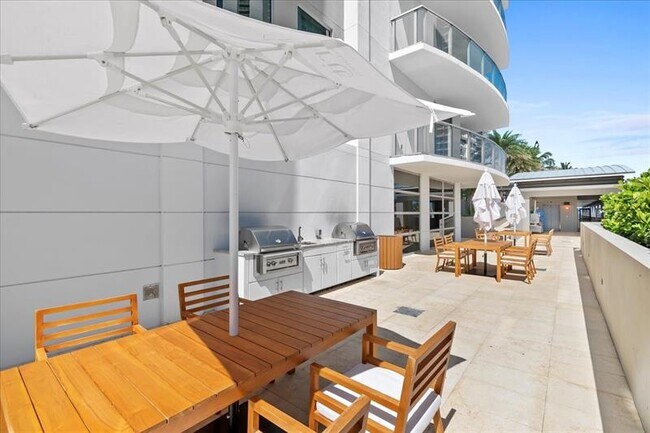 Building Photo - 3100 N Ocean Dr