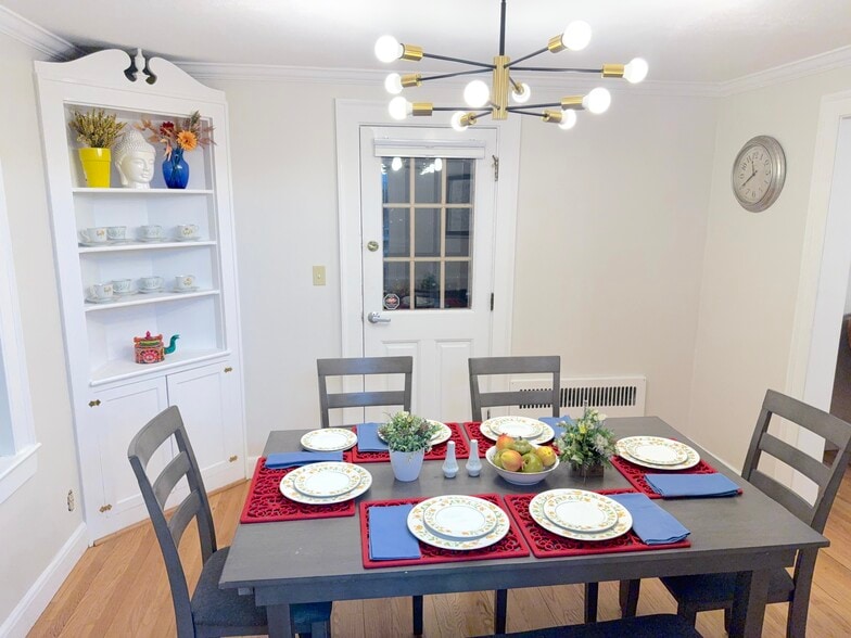 Building Photo - 64 Rowe St