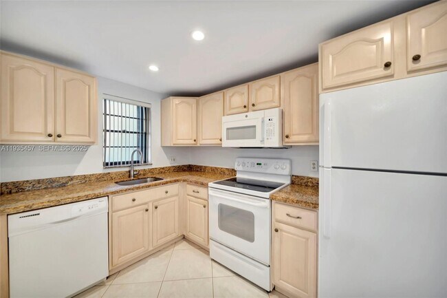 Building Photo - 2450 Deer Creek Country Club Blvd