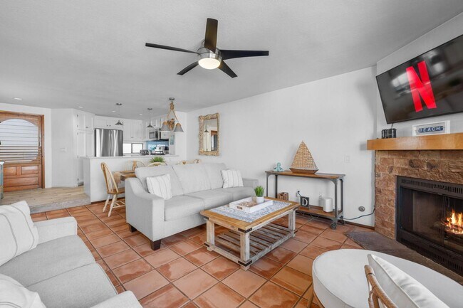 Building Photo - 733 Seacoast Dr