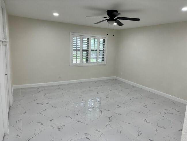Building Photo - 9102 N Allegro St