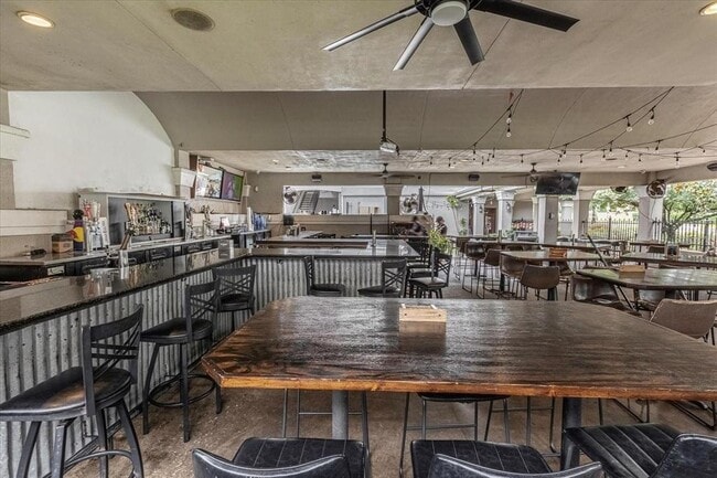 Building Photo - 3250 Corona Village Way