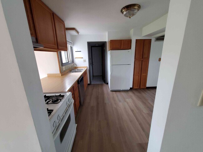 Building Photo - 4551 Bicek Ct