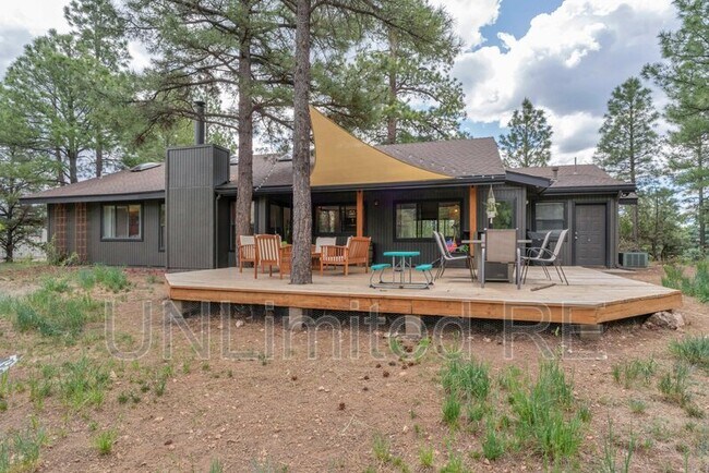 Building Photo - 4236 E Broken Rock Loop