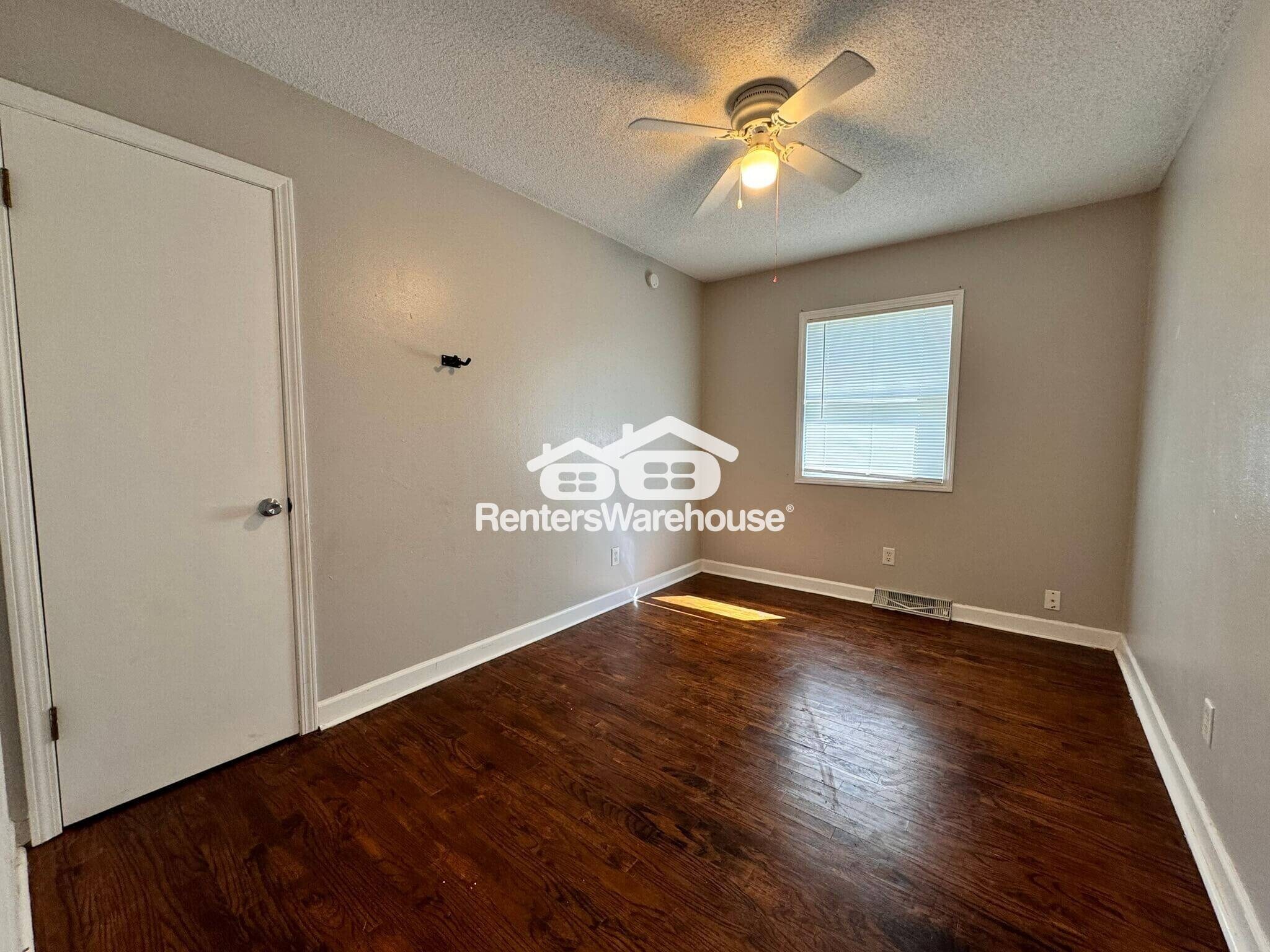 Building Photo - 1328 Carrie Ave