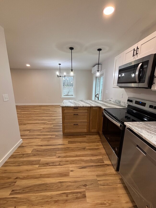 Building Photo - 20 Pond Rd